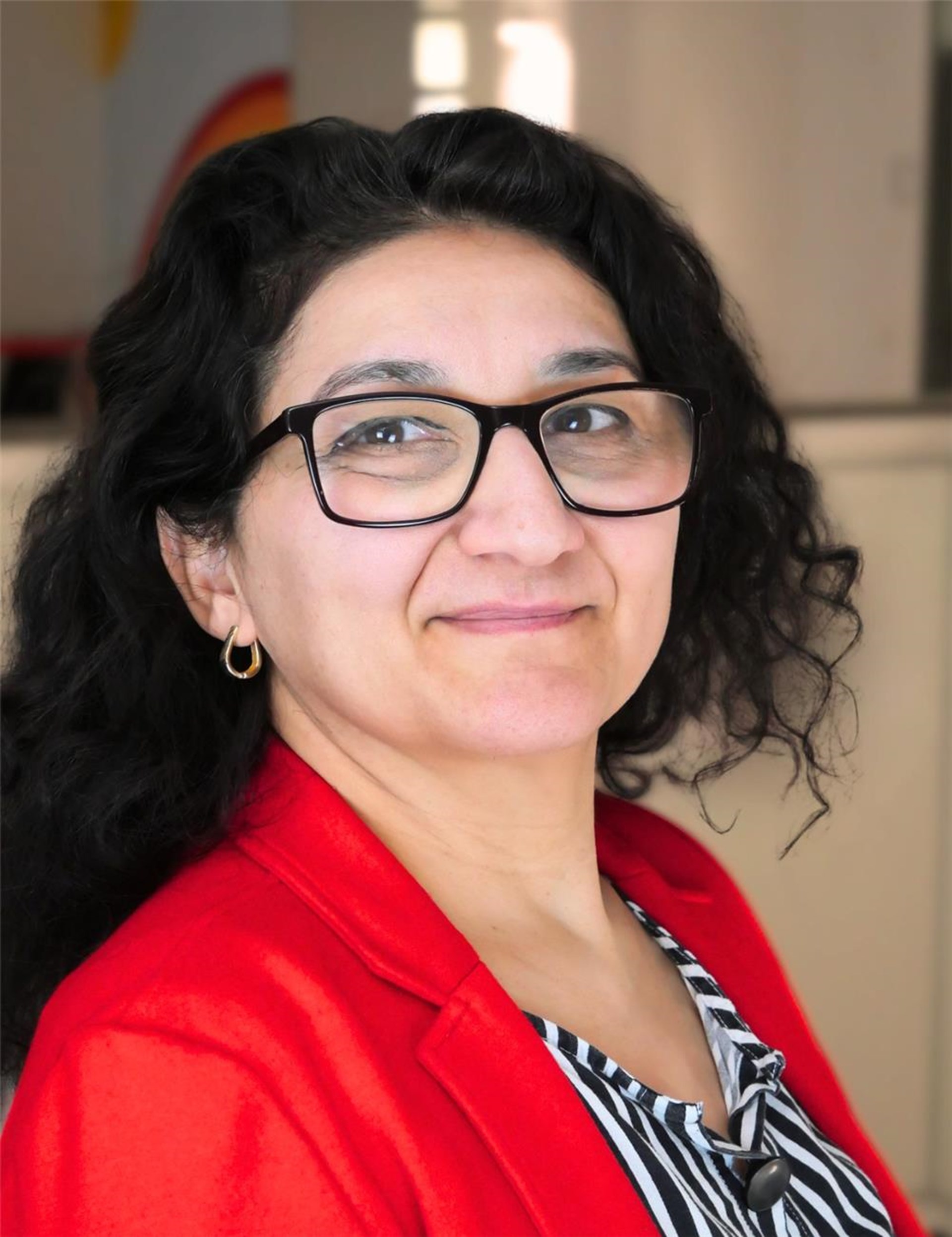 Porträtbild von Nikoleta Buli-Tresa, Leiterin Altenheim Kunigundenheim.