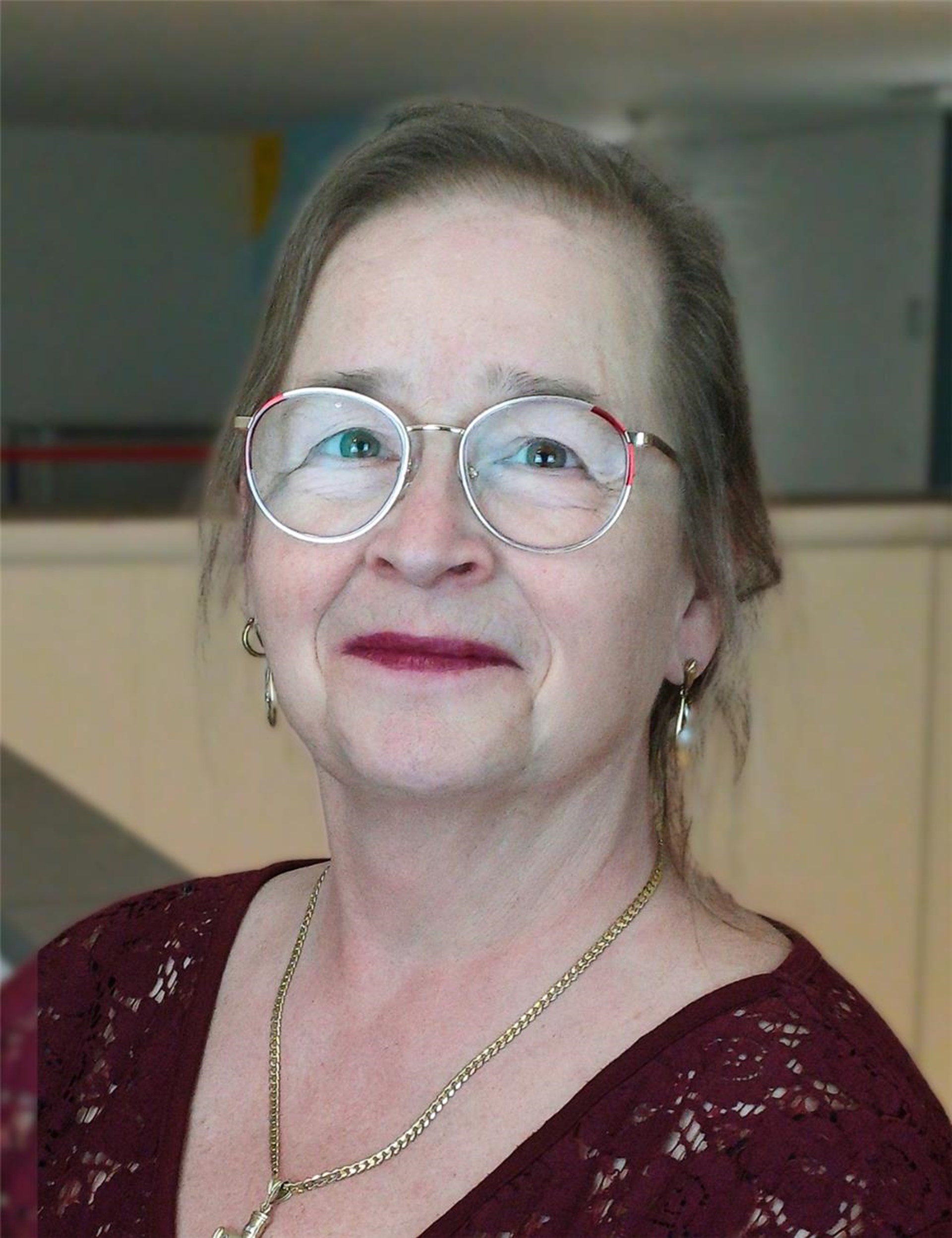 Porträtbild von Beate van Tintelen, Einrichtungsleitung Altenheim St. Josef.