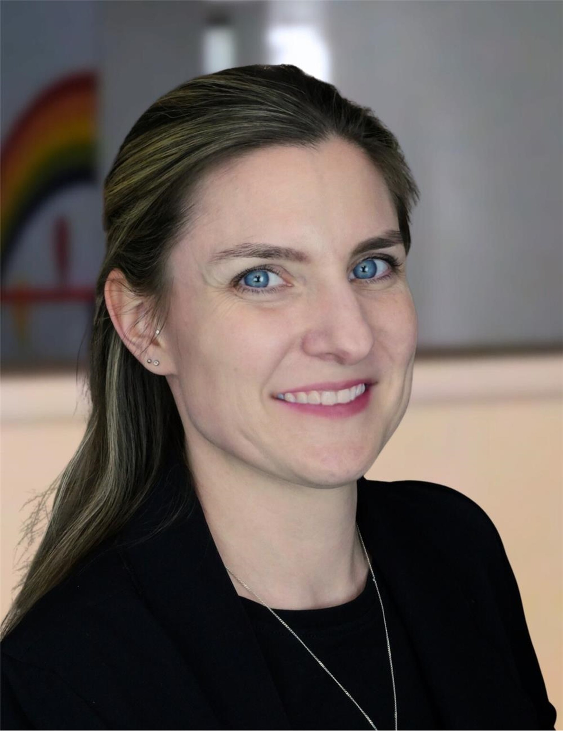 Porträtbild von Selina Hülser, Wundtherapeutin für die Caritas-Pflegestationen in Krefeld und Meerbusch.